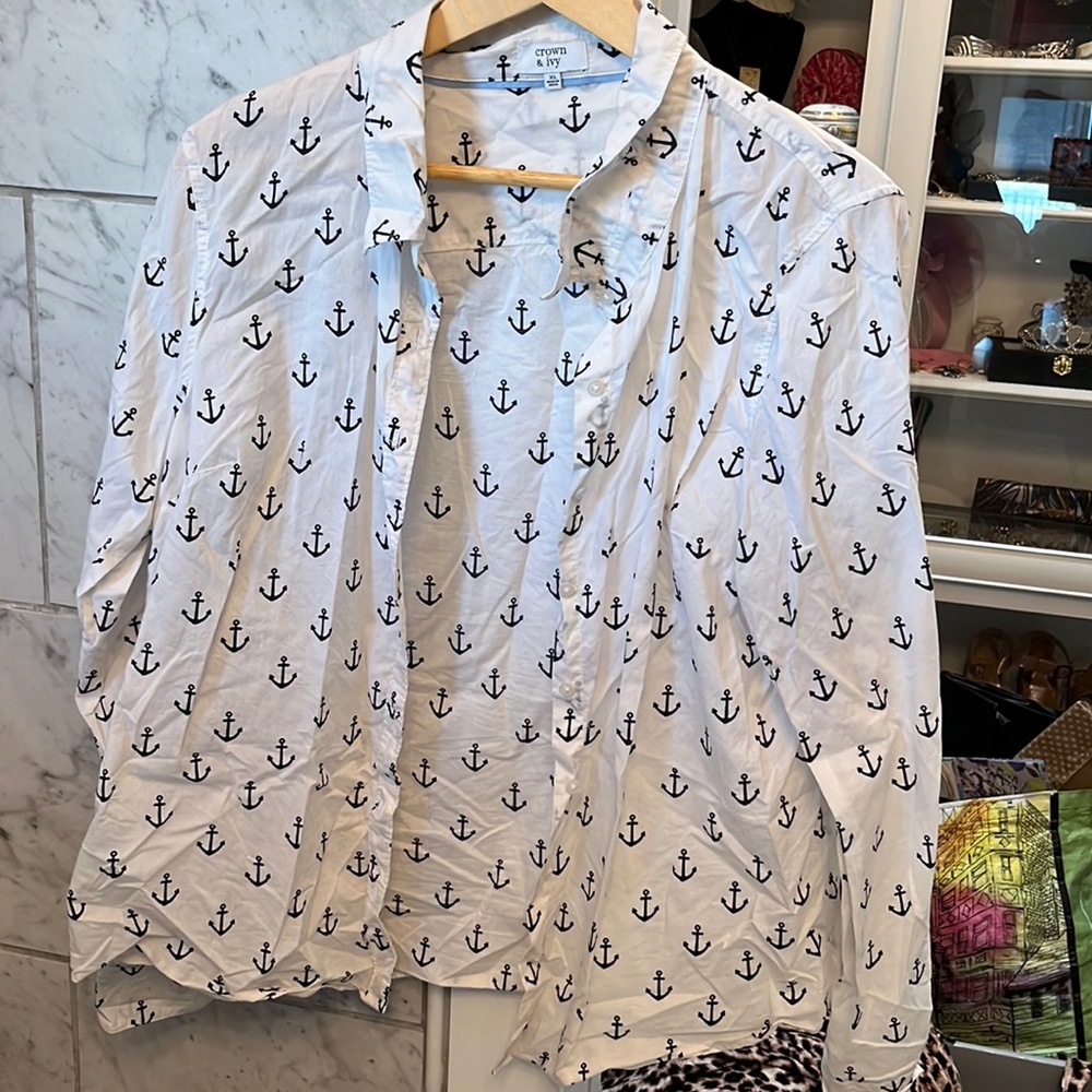 Anchor blue white top